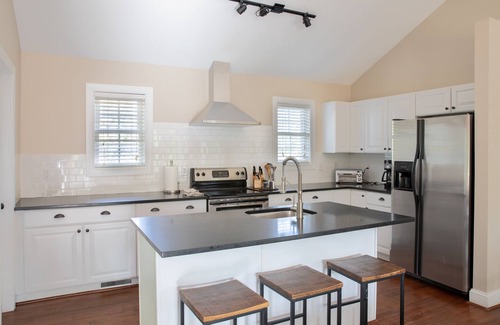 Fifeville Apartment | Downtown Carriage House | 1 BR Loft close to the historic downtown mall