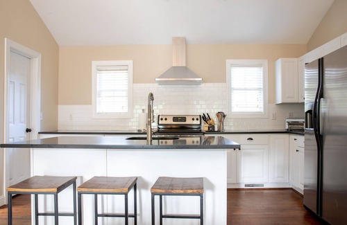 Fifeville Apartment | Downtown Carriage House | 1 BR Loft close to the historic downtown mall