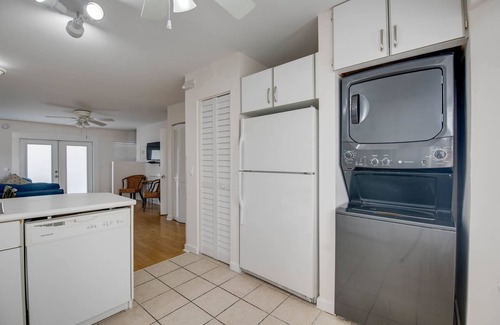 Old Town Apartment | Downtown Casa Caribe by Brightwild Pool