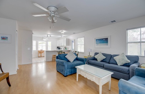 Old Town Apartment | Downtown Casa Caribe by Brightwild Pool