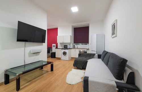 Centro Apartment | Downtown Comfortable Apartment Gran Vía | A019