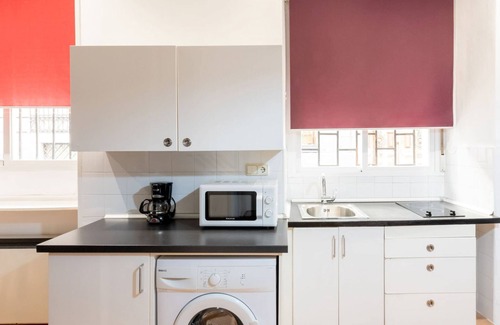 Centro Apartment | Downtown Comfortable Apartment Gran Vía | A019