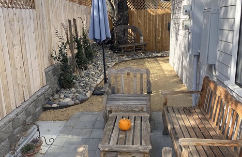 Paso Robles Cottage | Downtown Cozy Cottage, two blocks from downtown and new!