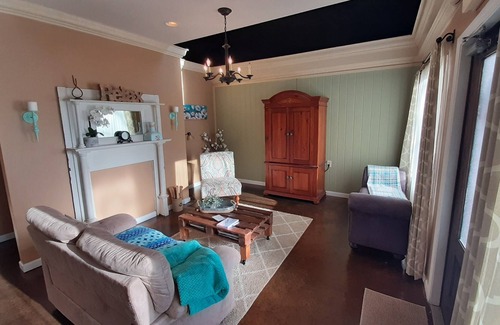 Demorest Apartment | DownTown Demorest upscale apartment a short walk to Piedmont College