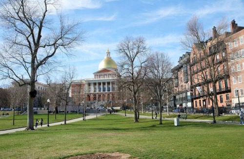 Downtown Boston Apartment | Downtown Designer Home Keyless Washer and Dryer