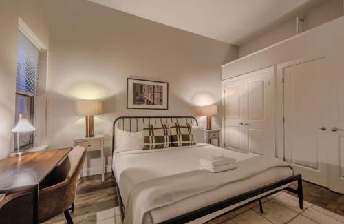 Downtown Boston Apartment | Downtown Designer Home Keyless Washer and Dryer