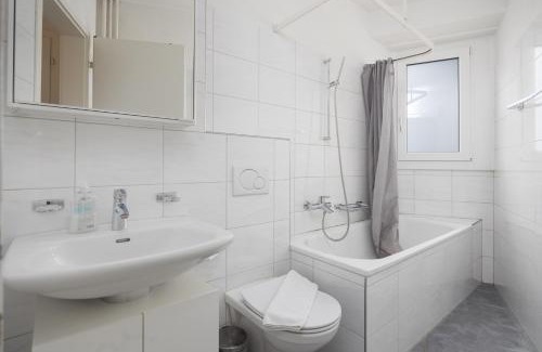 Oerlikon Apartment | Downtown Dream 3,5BR with Balcony and Style BA22