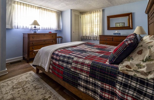 Eagles Mere Cottage | Downtown EM walking distance to Eagles Mere Inn, The Sweet Shop &The Laurel Path