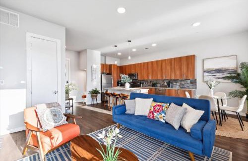 Fort Worth Apartment | Downtown Fort Worth Luxe Retreat, Pool, Gym and Free Parking