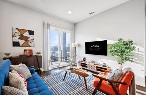 Fort Worth Apartment | Downtown Fort Worth Luxe Retreat, Pool, Gym and Free Parking