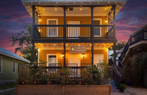 Downtown Historic District House | Downtown Historic Boutique Hotel-KING-LAJOYA Suite