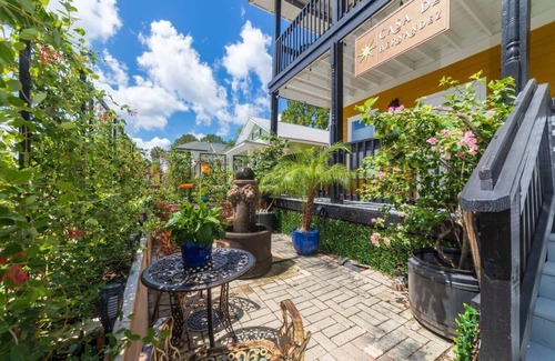 Downtown Historic District House | Downtown Historic Boutique Hotel-KING-LAJOYA Suite