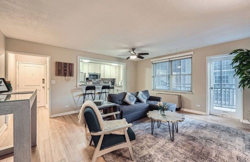 Peachtree Center Condo | Downtown Hotel District Centrally Located Condo
