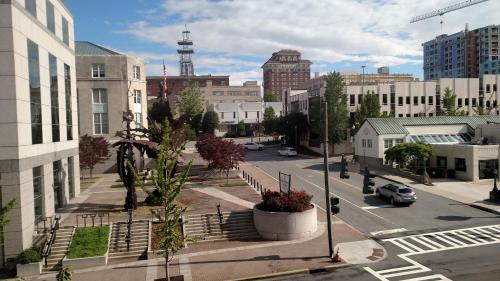 Asheville Hotel | Downtown Inn