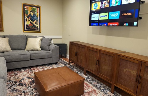 Lexington Apartment | Downtown Lexington Private Apt!