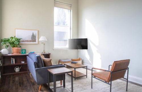 East Town Apartment | Downtown Luxury 1BR Loft