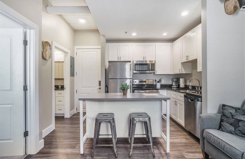 Manistee Condo | Downtown Manistee Efficiency Condo