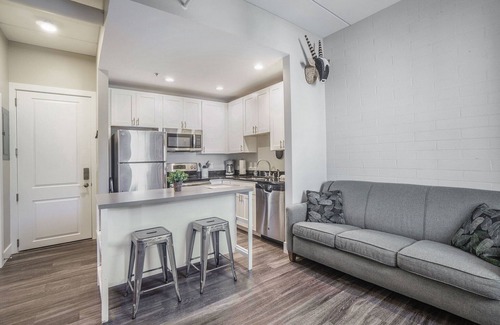 Manistee Condo | Downtown Manistee Efficiency Condo