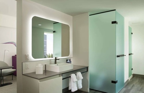Downtown Miami Hotel | Downtown Miami Tech-Led Condo w/Pool, Fitness Center & Sunset Views - 4 Units