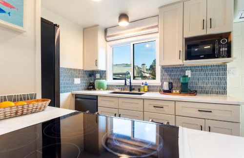 Mill Valley House | Downtown Mill Valley Modern Cozy Upstairs Apartment in Best San Francisco Bay Area