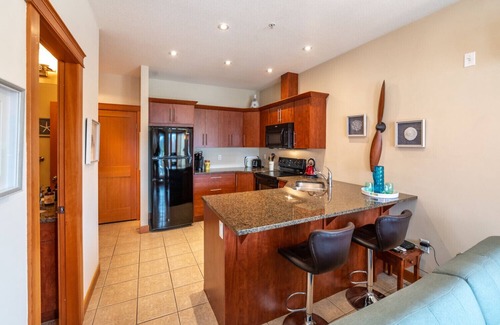 Okanagan-Similkameen Condo | Downtown Oasis Retreat