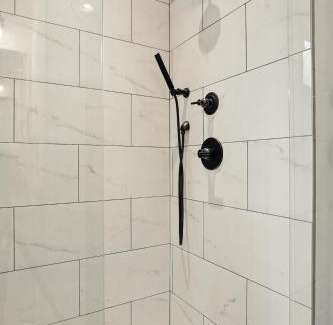 Buena Vista House | Downtown Oasis Sleeps 12 and 1 and a half miles to Broadway