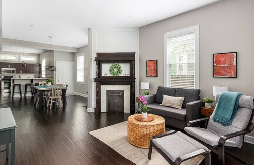 Holy Cross House | Downtown Retreat 1 mile from city center!