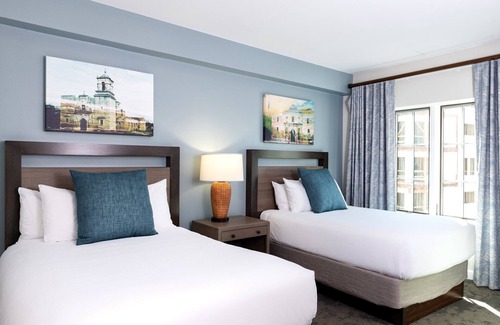 Downtown San Antonio Resort | Downtown San Antonio Resort close to RiverWalk and The Alamo with Rooftop Pool and Hot tub