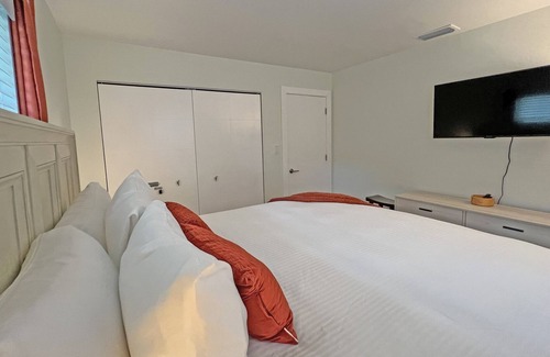Gillespie Park House | Downtown Sarasota, Beach, Park, Sunshine, and FUN!