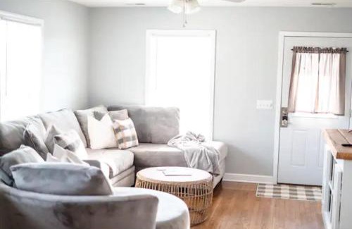 Elizabethtown Apartment | Downtown Single Private Upstairs Apartment