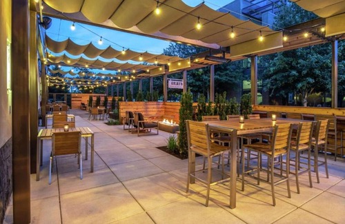 Downtown Vancouver House | Downtown stay next to park, near the river!