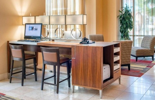 Downtown Vancouver House | Downtown stay next to park, near the river!