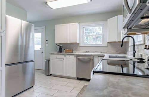 Elizabethtown House | Downtown Stay