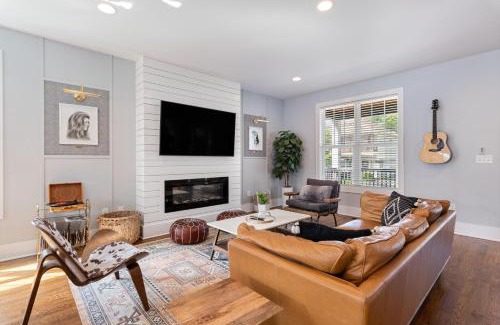 North Nashville House | Downtown Stunner