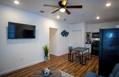 Nevada Street Apartment | Downtown View Cozy 2br/1ba Home Sleeps 8