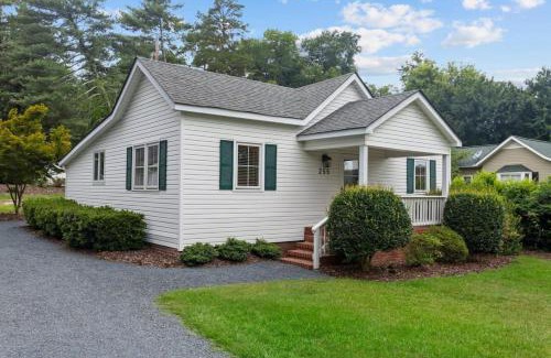 Old Town House | Downtown Village of Pinehurst 2BR 2BA