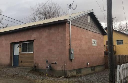 Livingston House | Downtown Yellowstone Bungalow