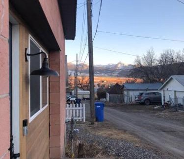 Livingston House | Downtown Yellowstone Bungalow