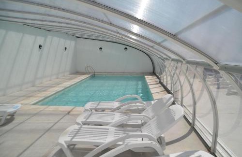Quequen Apartment | DPTO FRENTE Al MAR EN QUEQUEN CON PISCINA