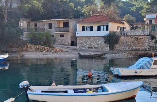Cove Basina (Jelsa) Apartment | Dragana