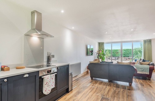 Horncastle Cottage | Dragonfly Den - UK44530