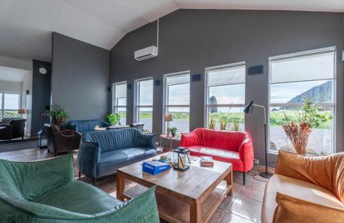 Eyvindarholar Hotel | Drangshlid Inn