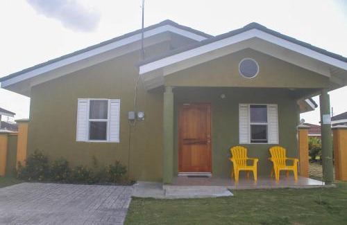 Mammee Bay House | Draxhall Counytry Club Stays
