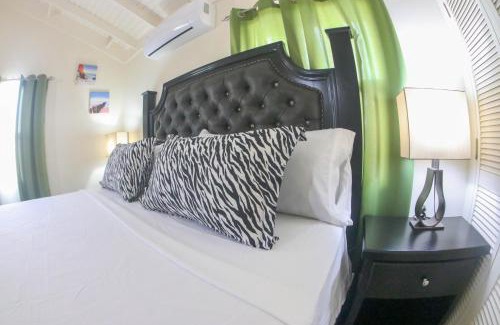 Mammee Bay House | Draxhall Counytry Club Stays