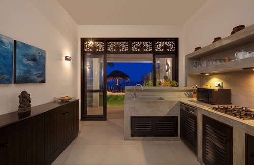 Hikkaduwa Villa | Dream Beach Villas/Villa Araliya, luxury villa right on the white sand beach