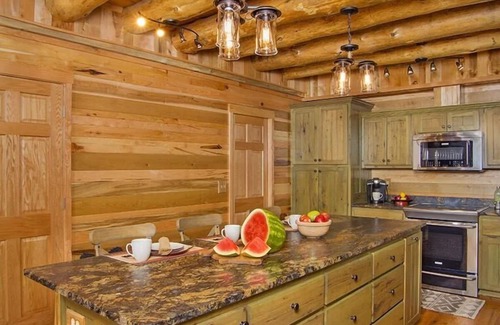 South Bloomingville Cabin | Dream Cabin-Cabin-Private Bathroom