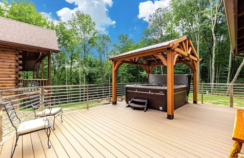 South Bloomingville Cabin | Dream Cabin-Cabin-Private Bathroom