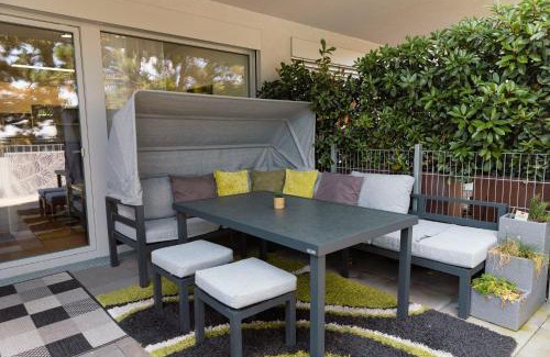 Donaustadt Apartment | Dream Getaway Apartment with Jacuzzi and Pool