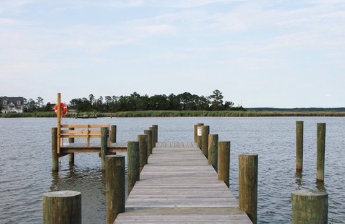 Piney Point Cottage | Dream getaway Cottage in St. George Island with Private Pier in St. Mary, MD