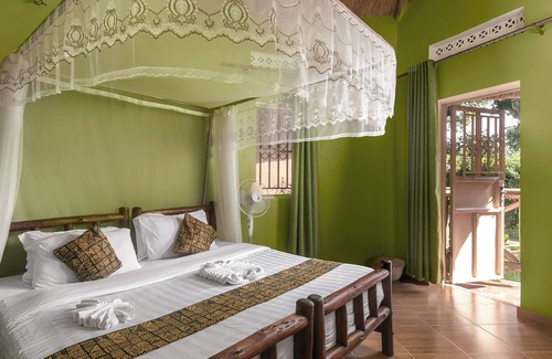 Entebbe Bed & Breakfast | DREAM JET COTTAGES
